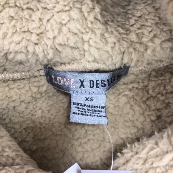 LOVE BY DESIGN Teddy Hoodie - Picture 4 of 6